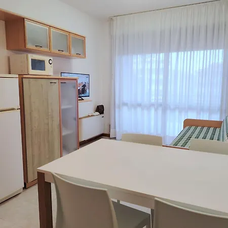 Charming Flat With Shared Pool - Beahost * 比比翁