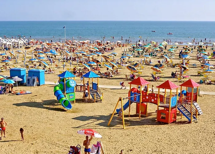 Charming Flat With Shared Pool - Beahost Бибионе