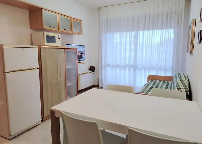 Charming Flat With Shared Pool - Beahost * Бибионе